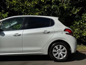 Peugeot 208 1.2 PureTech Tech Edition Hatchback 5dr Petrol EAT Euro 6 (s/s) 