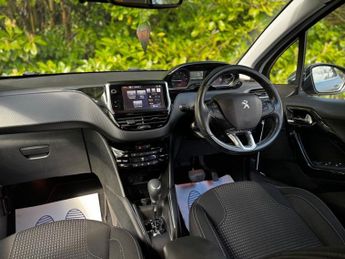 Peugeot 208 1.2 PureTech Tech Edition Hatchback 5dr Petrol EAT Euro 6 (s/s) 