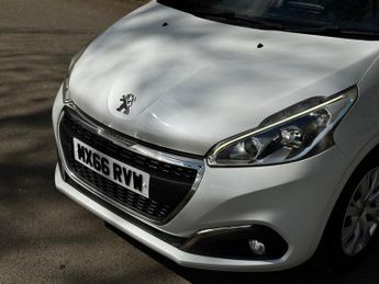 Peugeot 208 1.2 PureTech Tech Edition Hatchback 5dr Petrol EAT Euro 6 (s/s) 
