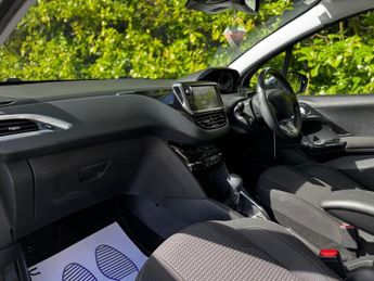Peugeot 208 1.2 PureTech Tech Edition Hatchback 5dr Petrol EAT Euro 6 (s/s) 
