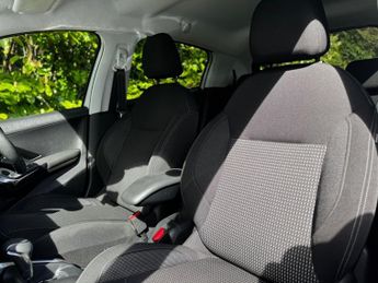 Peugeot 208 1.2 PureTech Tech Edition Hatchback 5dr Petrol EAT Euro 6 (s/s) 