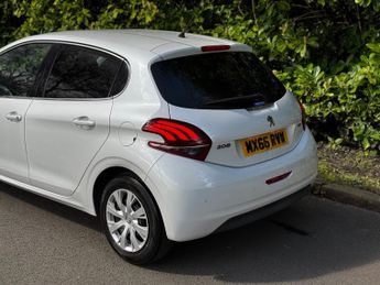 Peugeot 208 1.2 PureTech Tech Edition Hatchback 5dr Petrol EAT Euro 6 (s/s) 