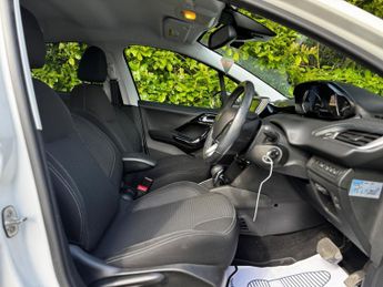 Peugeot 208 1.2 PureTech Tech Edition Hatchback 5dr Petrol EAT Euro 6 (s/s) 