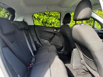 Peugeot 208 1.2 PureTech Tech Edition Hatchback 5dr Petrol EAT Euro 6 (s/s) 