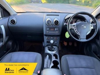 Nissan Qashqai 1.6 Acenta SUV 5dr Petrol Manual 2WD Euro 5 (s/s) (117 ps)