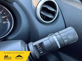 Nissan Qashqai 1.6 Acenta SUV 5dr Petrol Manual 2WD Euro 5 (s/s) (117 ps)