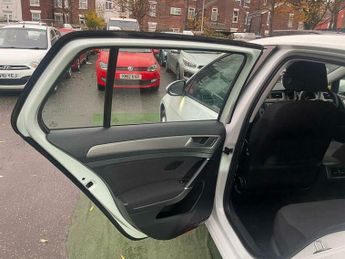 Volkswagen Golf 1.6 TDI BlueMotion Tech Match Edition DSG Euro 6 (s/s) 5dr