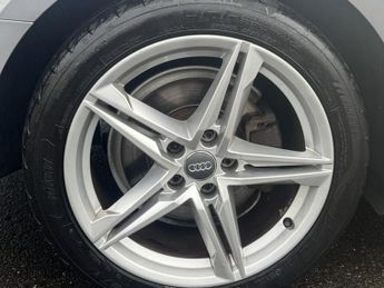 Audi A4 2.0 TDI ultra S line Saloon 4dr Diesel S Tronic Euro 6 (s/s) (19