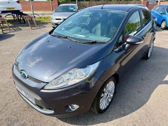 Ford Fiesta TITANIUM AUTOMATIC+P/SENSORS+BLUETOOTH