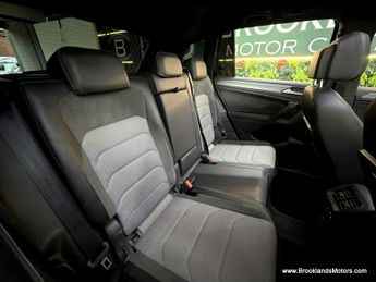 Volkswagen Tiguan R-LINE TECH 2.0 TDI DSG [3X SERVICES, SAT NAV, LEATHER, HEATED S