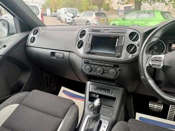 Volkswagen Tiguan R LINE TDI BLUEMOTION TECH 4MOTION DSG