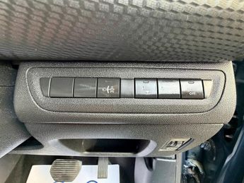 Peugeot 208 S/S TECH EDITION