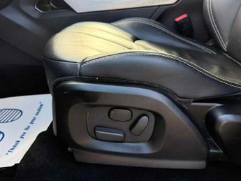 Land Rover Range Rover Evoque 2.2 SD4 Prestige SUV 5dr Diesel Auto 4WD Euro 5 (s/s) (190 ps)