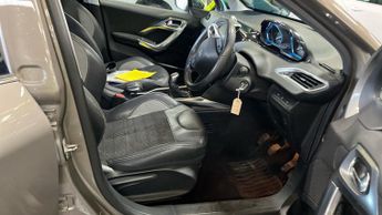 Peugeot 2008 E-HDI ALLURE