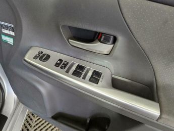 Toyota Prius 1.5 CVT 4dr