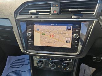 Volkswagen Tiguan R-LINE TDI DSG