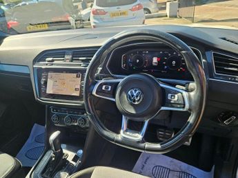 Volkswagen Tiguan R-LINE TDI DSG