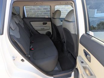 Kia Soul 2010 KIA SOUL 1.6 CRDI SHAKER 5 DOOR * A/CON * SUNROOF * 2 KEYS 