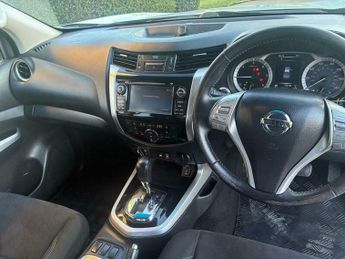 Nissan Navara 2.3 dCi N-Connecta Auto 4WD Euro 6 4dr