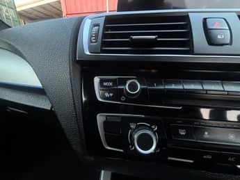 BMW 2 SERIES M SPORT 2.0 220i M Sport Auto Euro 6 (s/s) 2dr
