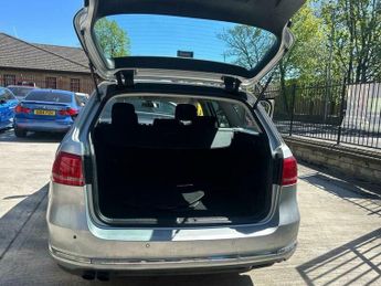 Volkswagen Passat 2.0 TDI BlueMotion Tech SE DSG Euro 5 (s/s) 5dr