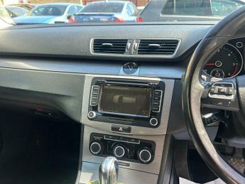 Volkswagen Passat 2.0 TDI BlueMotion Tech SE DSG Euro 5 (s/s) 5dr
