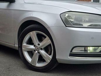 Volkswagen Passat 2.0 TDI BlueMotion Tech SE DSG Euro 5 (s/s) 5dr