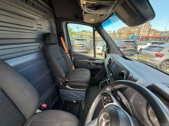 Mercedes-Benz Sprinter 2.0 315 CDI Premium Panel Van 5dr Diesel G-Tronic FWD L2 H2 Euro
