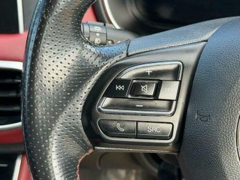 MG MG HS 1.5 T-GDI 16.6kWh Exclusive Auto Euro 6 (s/s) 5dr
