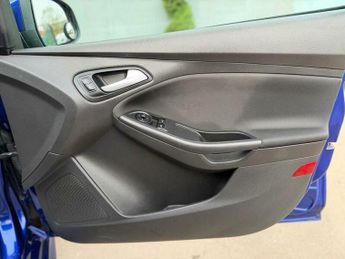Ford Focus 1.0T EcoBoost ST-Line Auto Euro 6 (s/s) 5dr