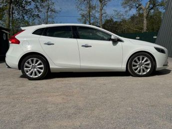 Volvo V40 1.6 T4 R-Design Lux Nav Powershift Euro 5 (s/s) 5dr