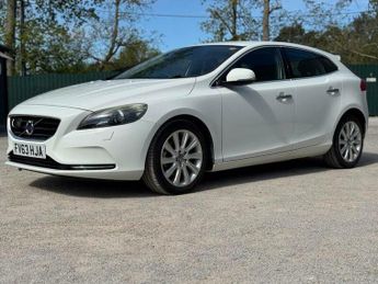 Volvo V40 1.6 T4 R-Design Lux Nav Powershift Euro 5 (s/s) 5dr