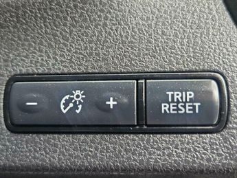 Nissan Leaf 40kWh N-Connecta Auto 5dr