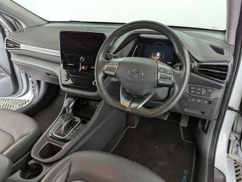 Hyundai Ioniq 1.6 h-GDi 8.9kWh Premium SE DCT Euro 6 (s/s) 5dr