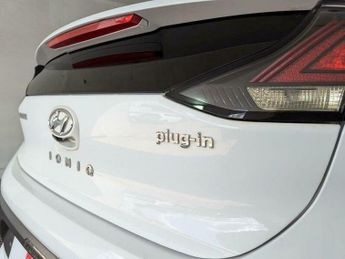Hyundai Ioniq 1.6 h-GDi 8.9kWh Premium SE DCT Euro 6 (s/s) 5dr