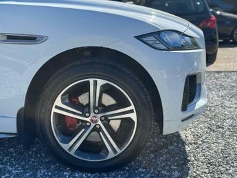Jaguar F-Pace 3.0 D300 V6 S Auto AWD Euro 6 (s/s) 5dr