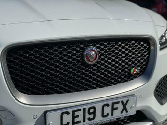 Jaguar F-Pace 3.0 D300 V6 S Auto AWD Euro 6 (s/s) 5dr