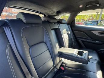 Jaguar F-Pace 3.0 D300 V6 S Auto AWD Euro 6 (s/s) 5dr