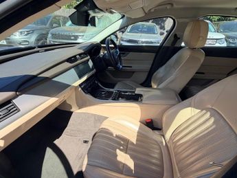 Jaguar XF D PORTFOLIO