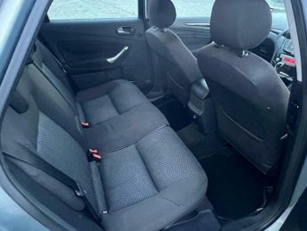 Ford Mondeo 2.0 TDCi Ghia 5dr