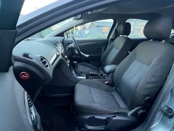Ford Mondeo 2.0 TDCi Ghia 5dr