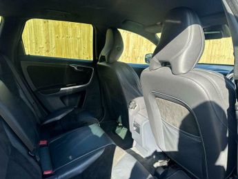 Volvo XC60 2.4 D5 R-Design Nav Geartronic AWD Euro 5 5dr