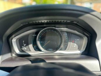 Volvo XC60 2.4 D5 R-Design Nav Geartronic AWD Euro 5 5dr