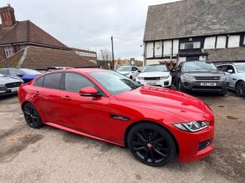 Jaguar XE D R-SPORT