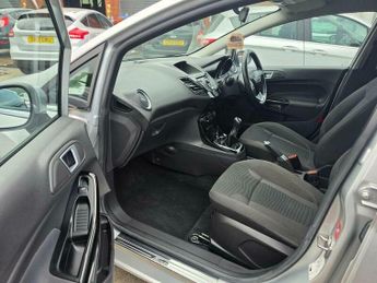 Ford Fiesta 1.0T EcoBoost Zetec Euro 5 (s/s) 5dr