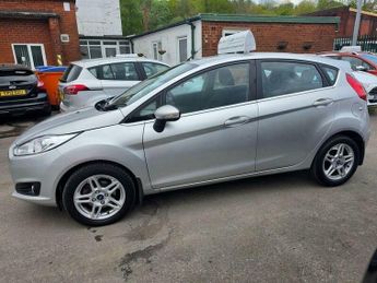Ford Fiesta 1.0T EcoBoost Zetec Euro 5 (s/s) 5dr
