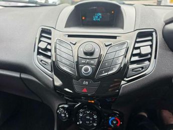 Ford Fiesta 1.0T EcoBoost Zetec Euro 5 (s/s) 5dr
