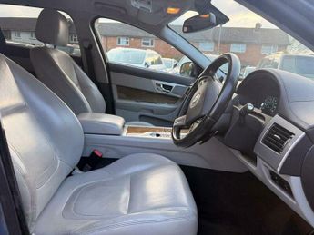 Jaguar XF 2.2d Premium Luxury Sportbrake Auto Euro 5 (s/s) 5dr