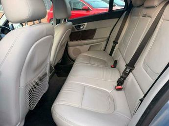 Jaguar XF 2.2d Premium Luxury Sportbrake Auto Euro 5 (s/s) 5dr