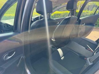 Renault Clio 1.6 VVT Dynamique TomTom Sport Tourer Auto Euro 5 5dr